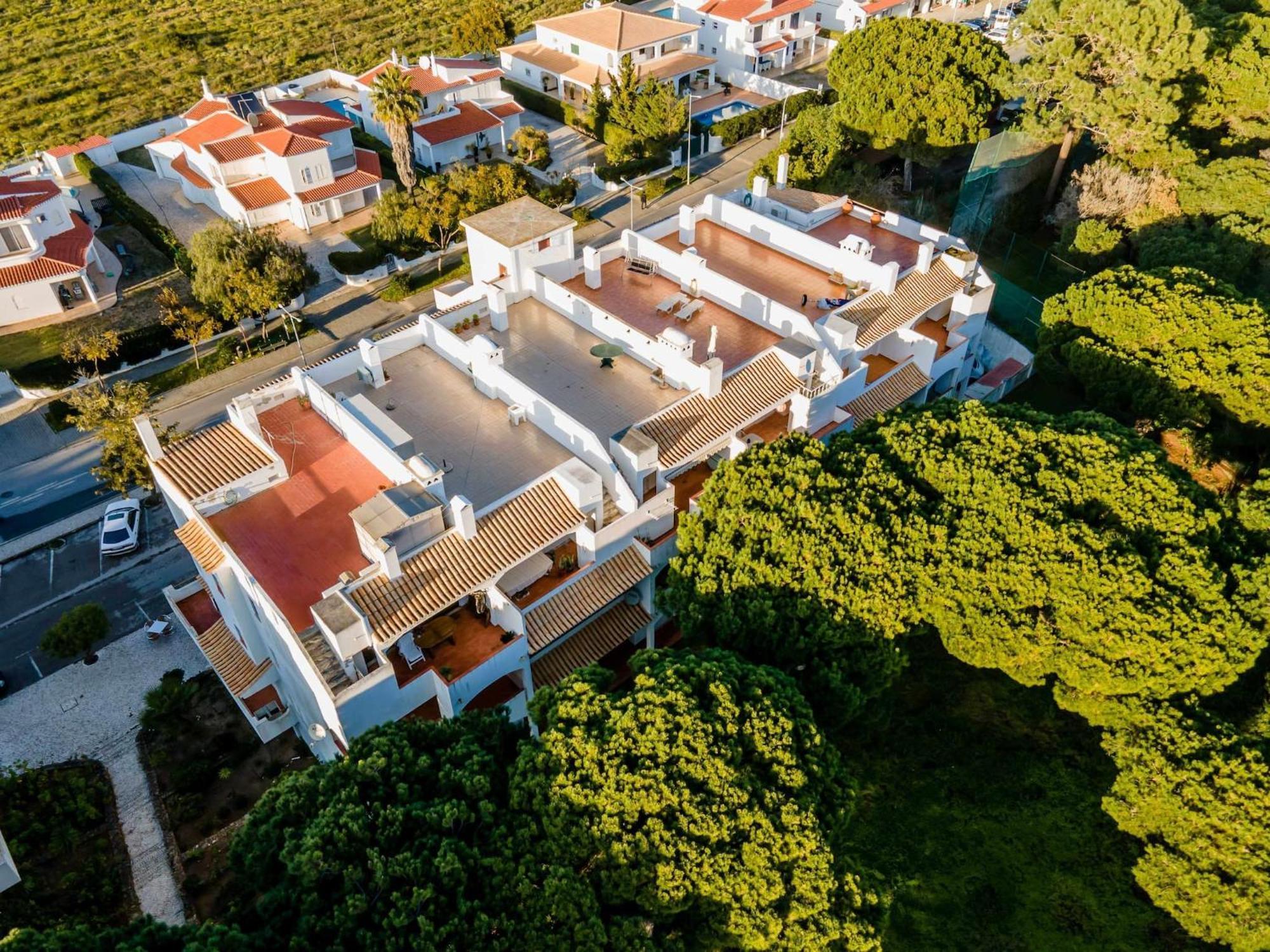 Casa Falesia T2 - Garden View - 5 Min From The Beach - Wifi Olhos de Agua  Exteriör bild